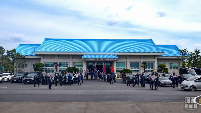 △中美元首正在会晤。(总台央视记者程铖拍摄)