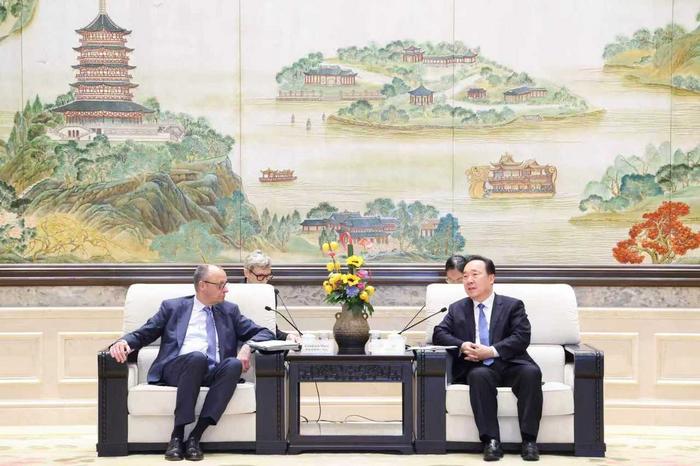 2月26日,省委书记王浩在杭州会见了德国总理默茨一行。潮新闻记者 李震宇 摄