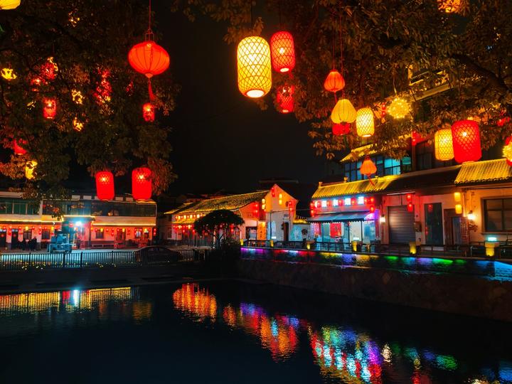 李祖村夜景受访者供图