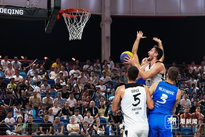 2025国际篮联三人篮球大师赛在地信小镇三人篮球馆开赛。共享联盟·德清 蔡俊 白羽 摄