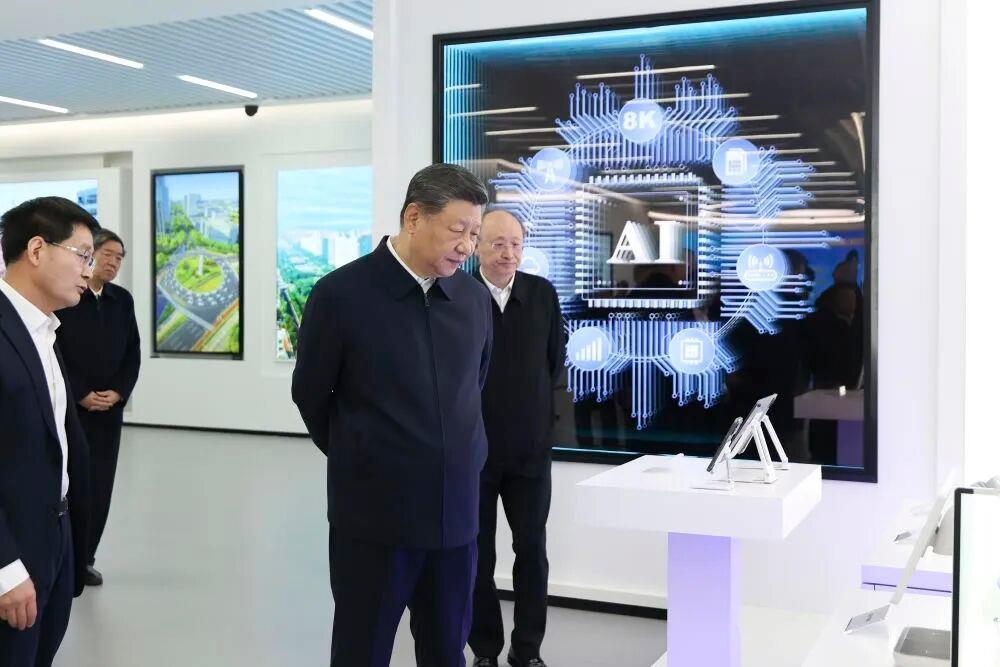 △2026年2月9日,在位于北京亦庄的国家信创园,习近平总书记了解信息技术应用创新和北京加快建设国际科技创新中心情况,察看代表性科技创新成果展示。